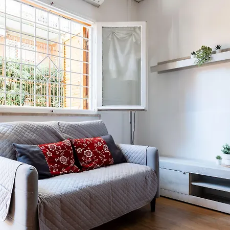 Montagnola Mini House * Rome